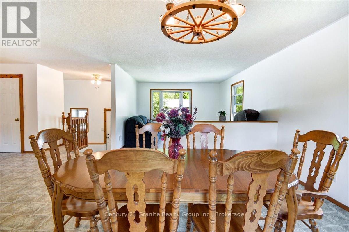66 HASTINGS STREET S - Image 8