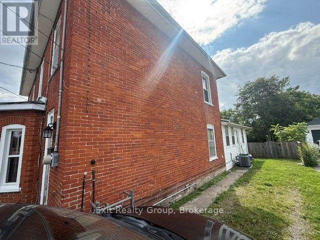 36 BETTES STREET - 3