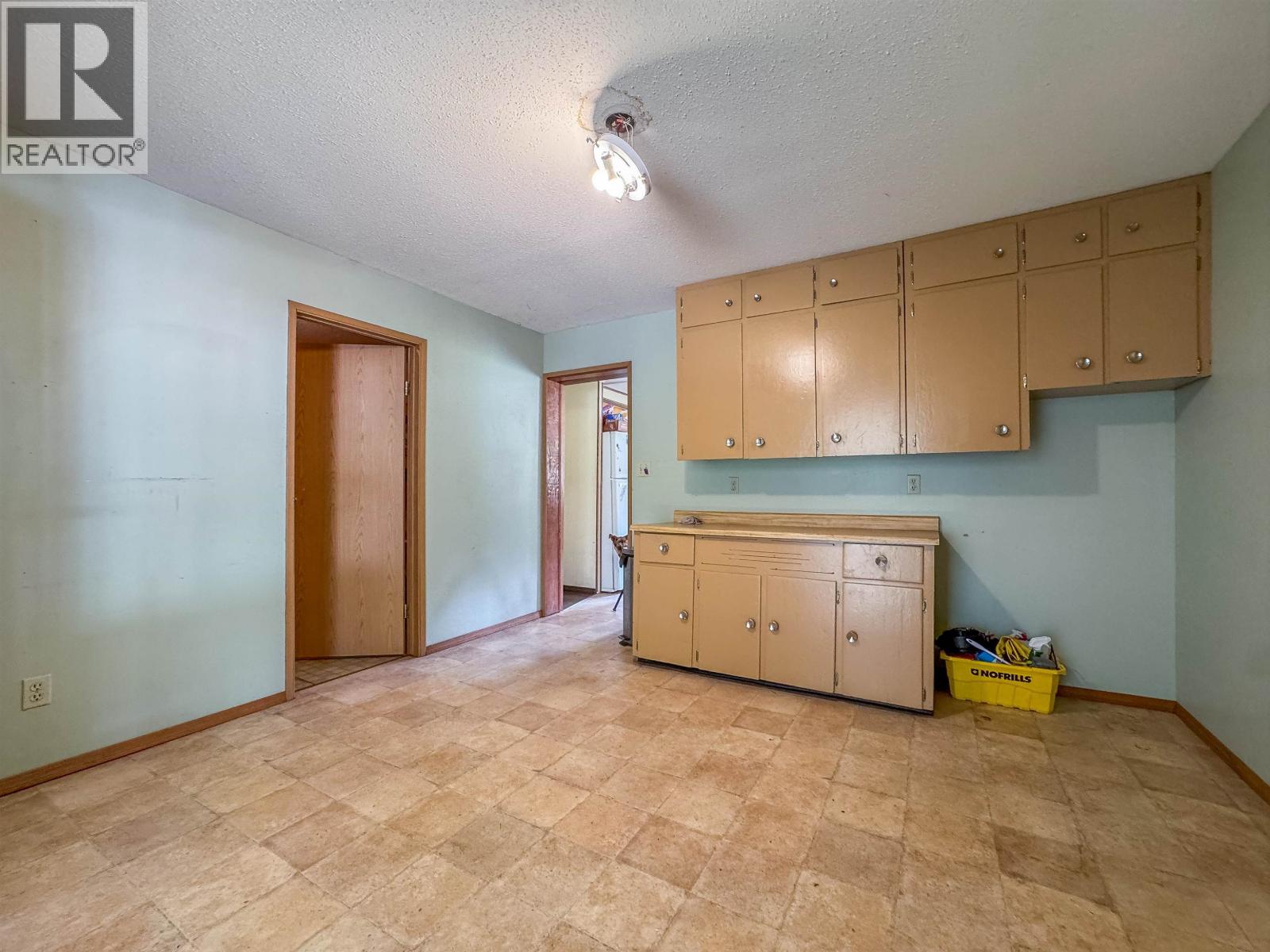 4141 WHALEN ROAD - 11