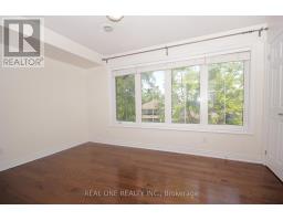 7 Slingsby Lane, Toronto, ON M2N0H7 Photo 12