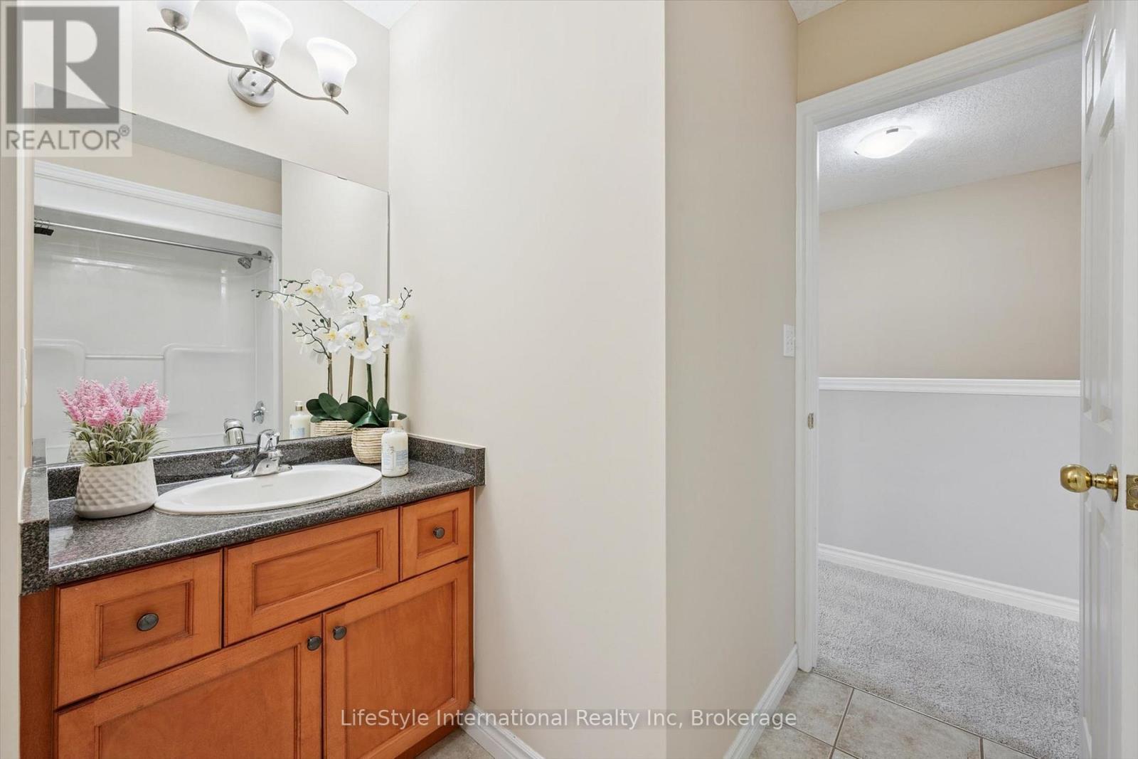47 HASLER CRESCENT - 26