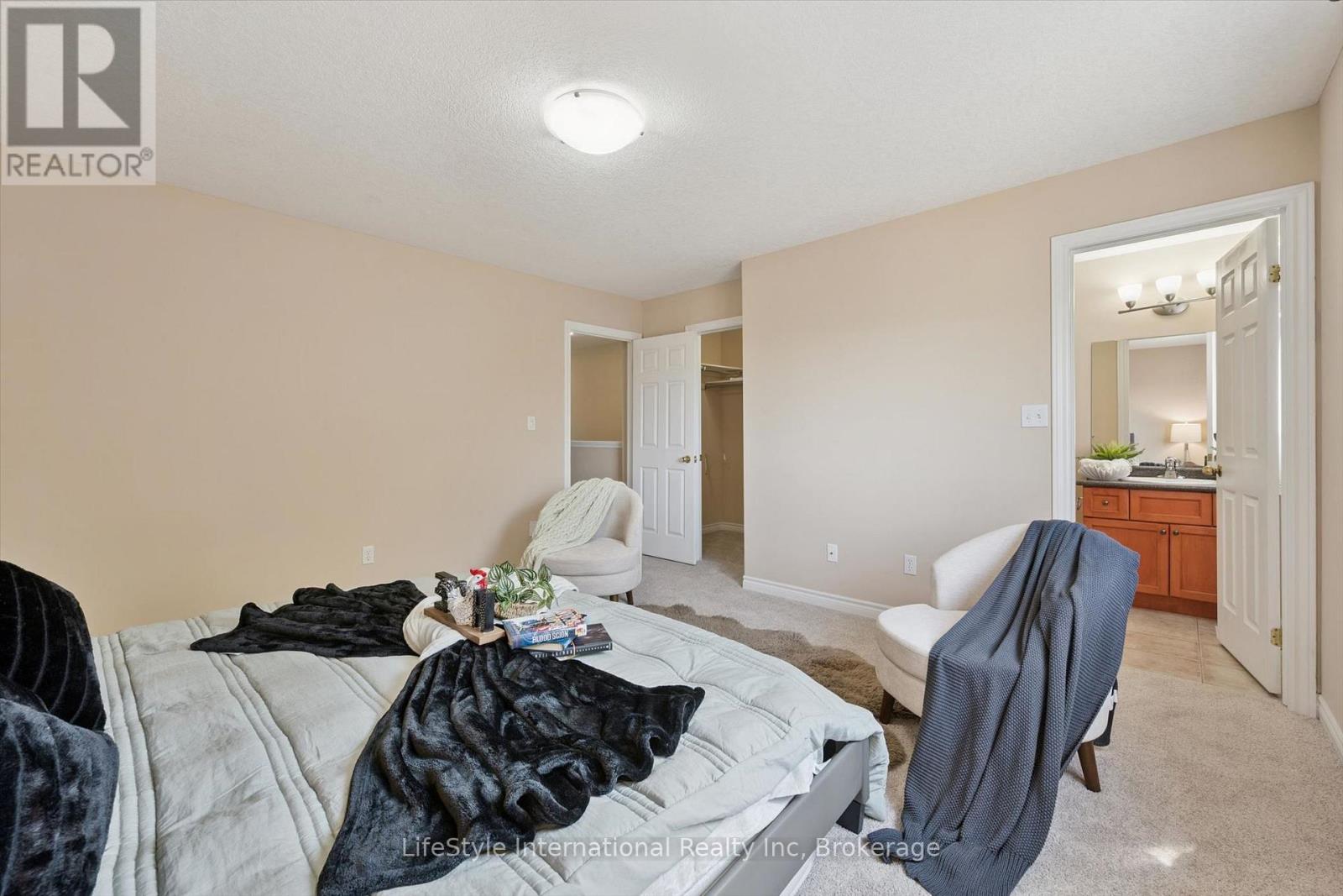 47 HASLER CRESCENT - Image 30