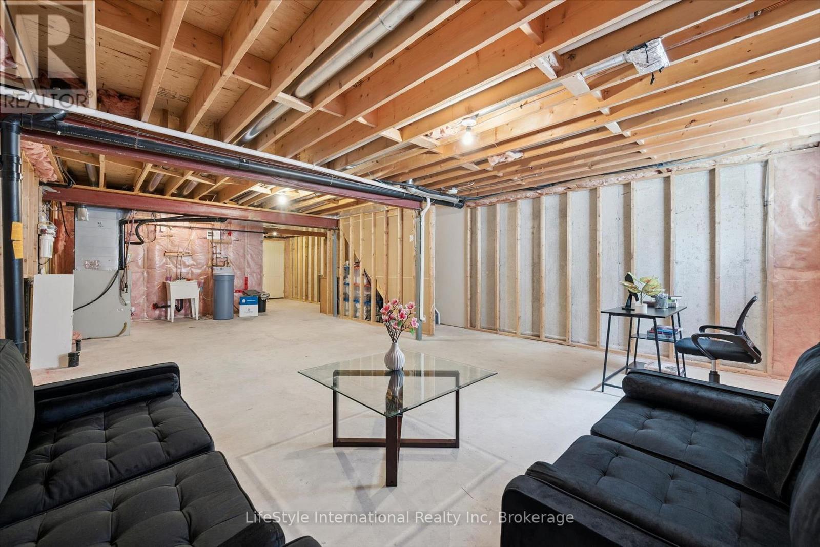 47 HASLER CRESCENT - Image 34