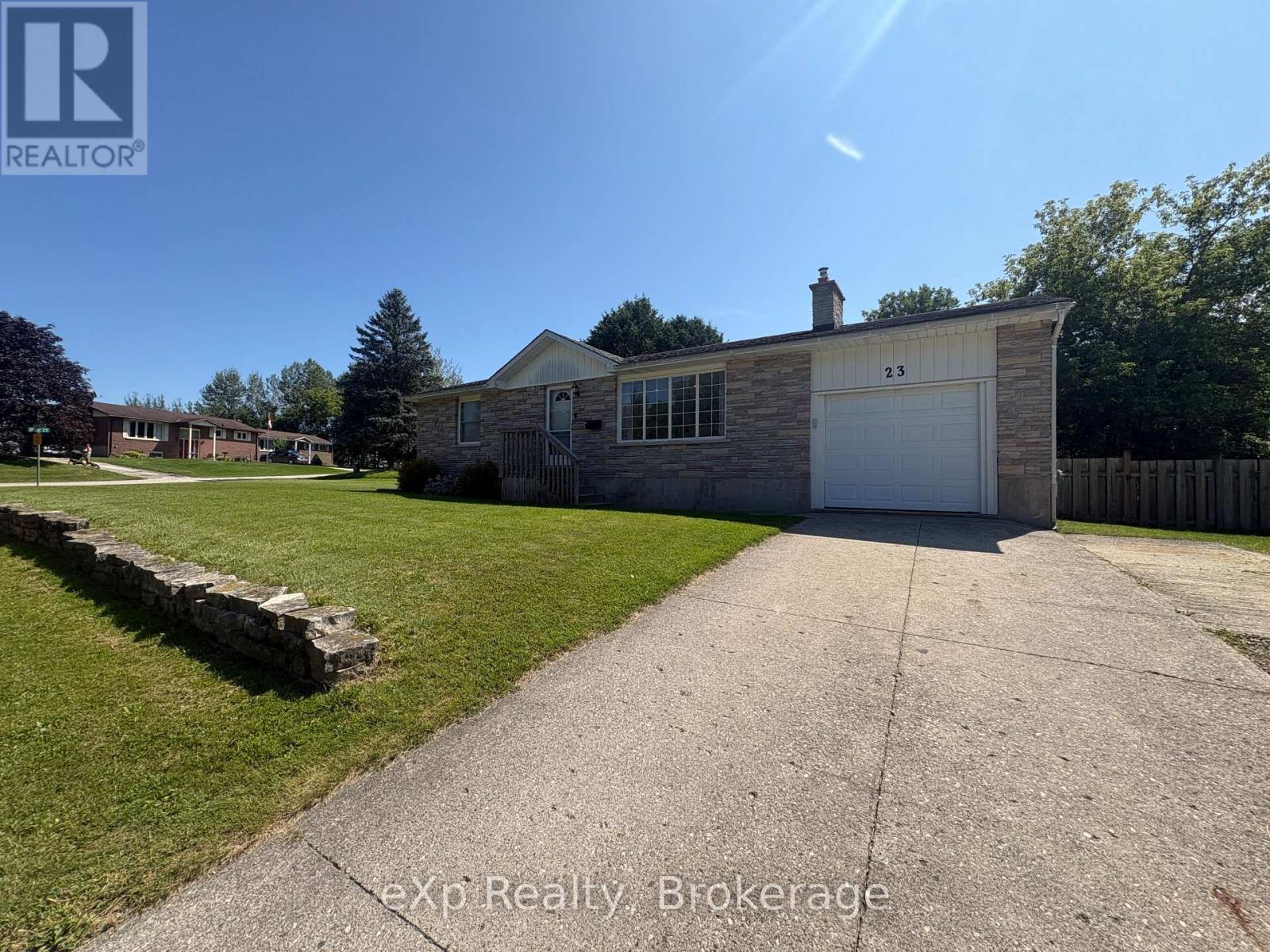 23 VALLEYSIDE DRIVE - 2