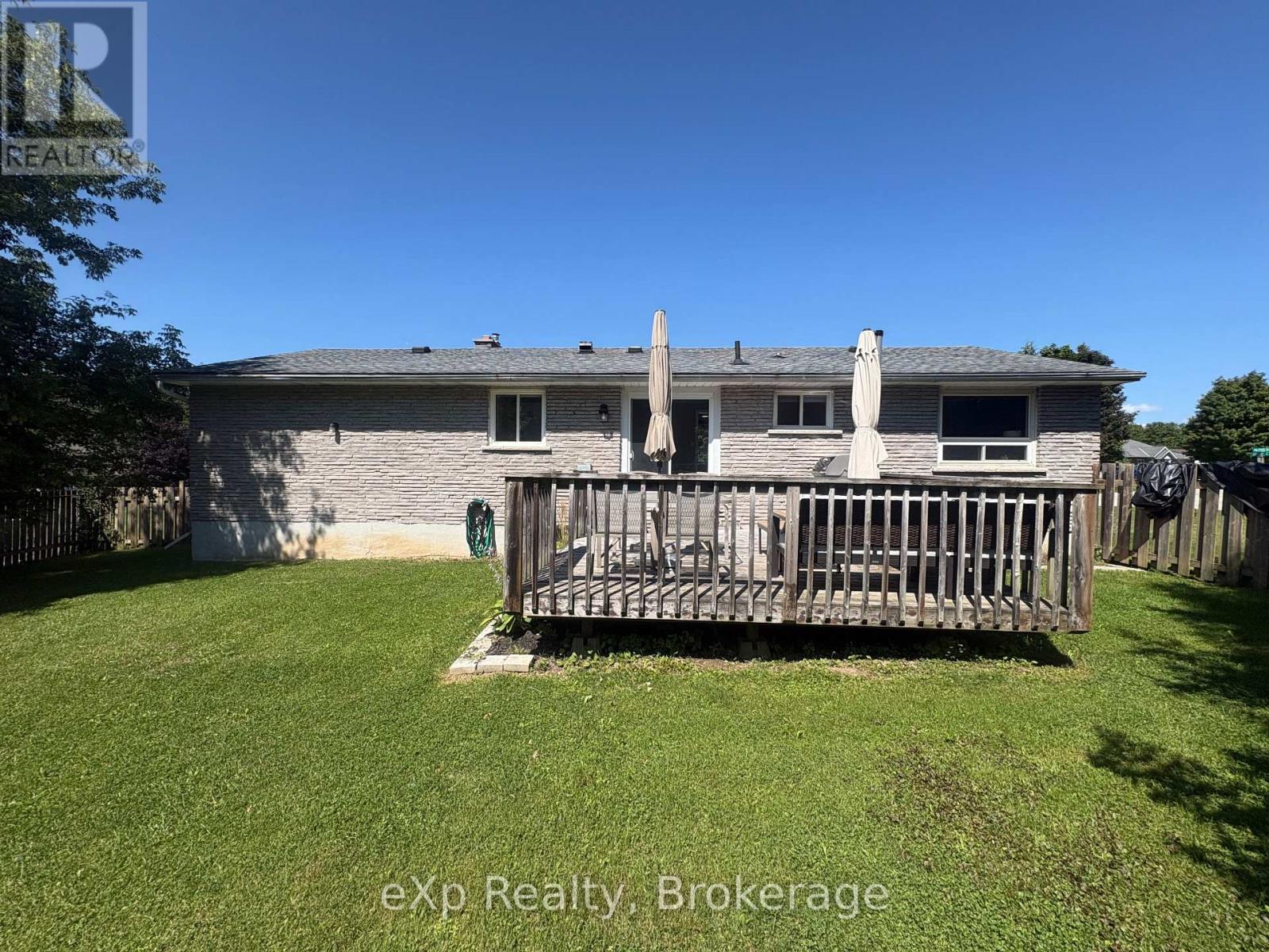 23 VALLEYSIDE DRIVE - 24