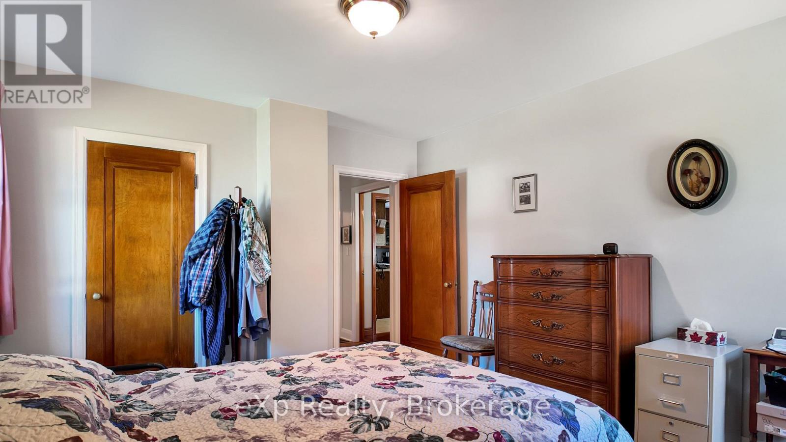 6 JOHNSTONE BOULEVARD - 16