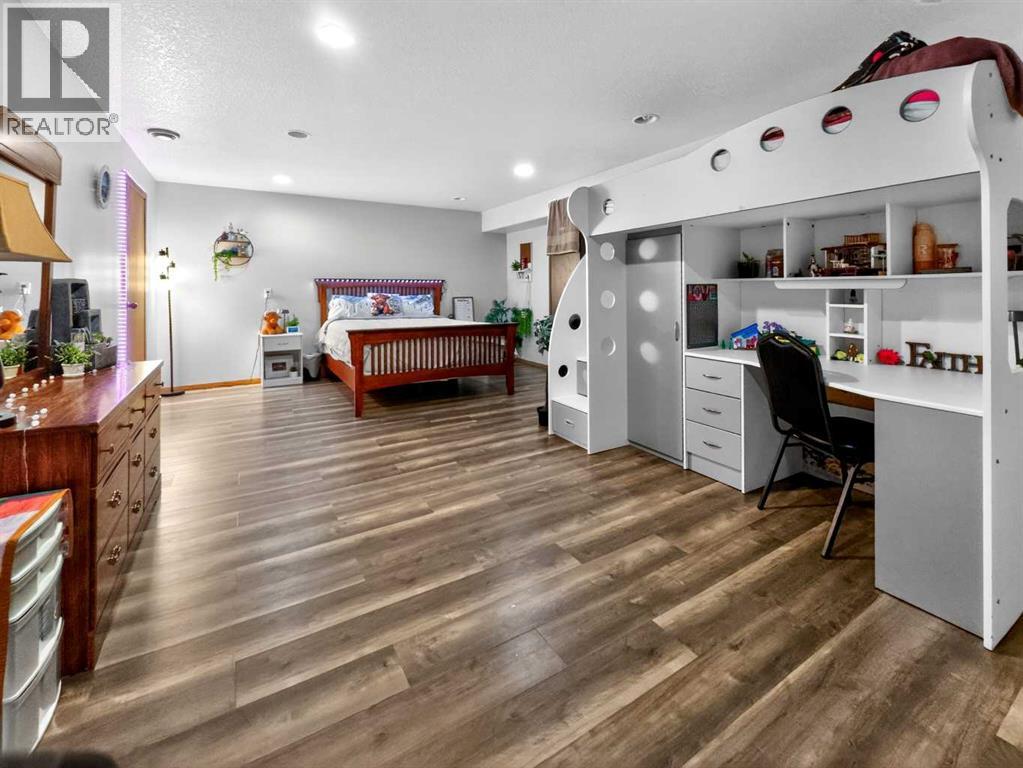 15137 TWP 1052 - 32