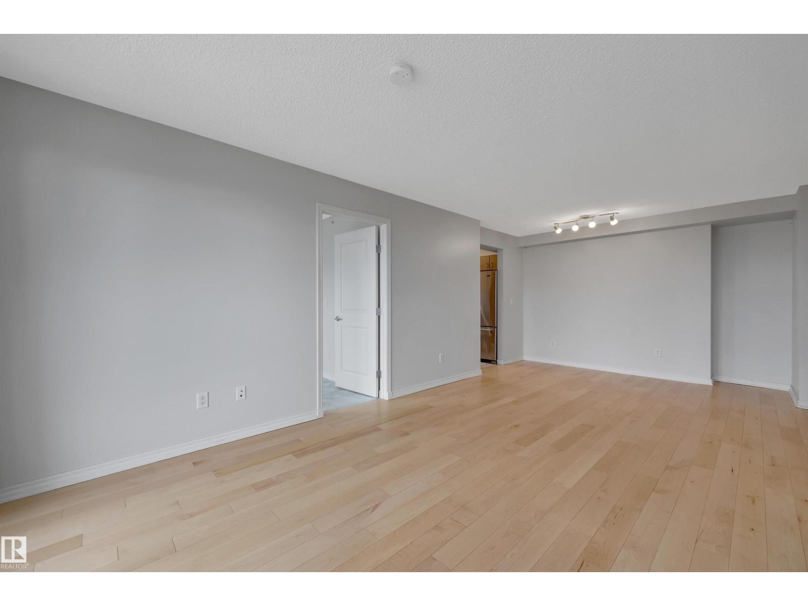 #1701 10303 105 ST NW - 18