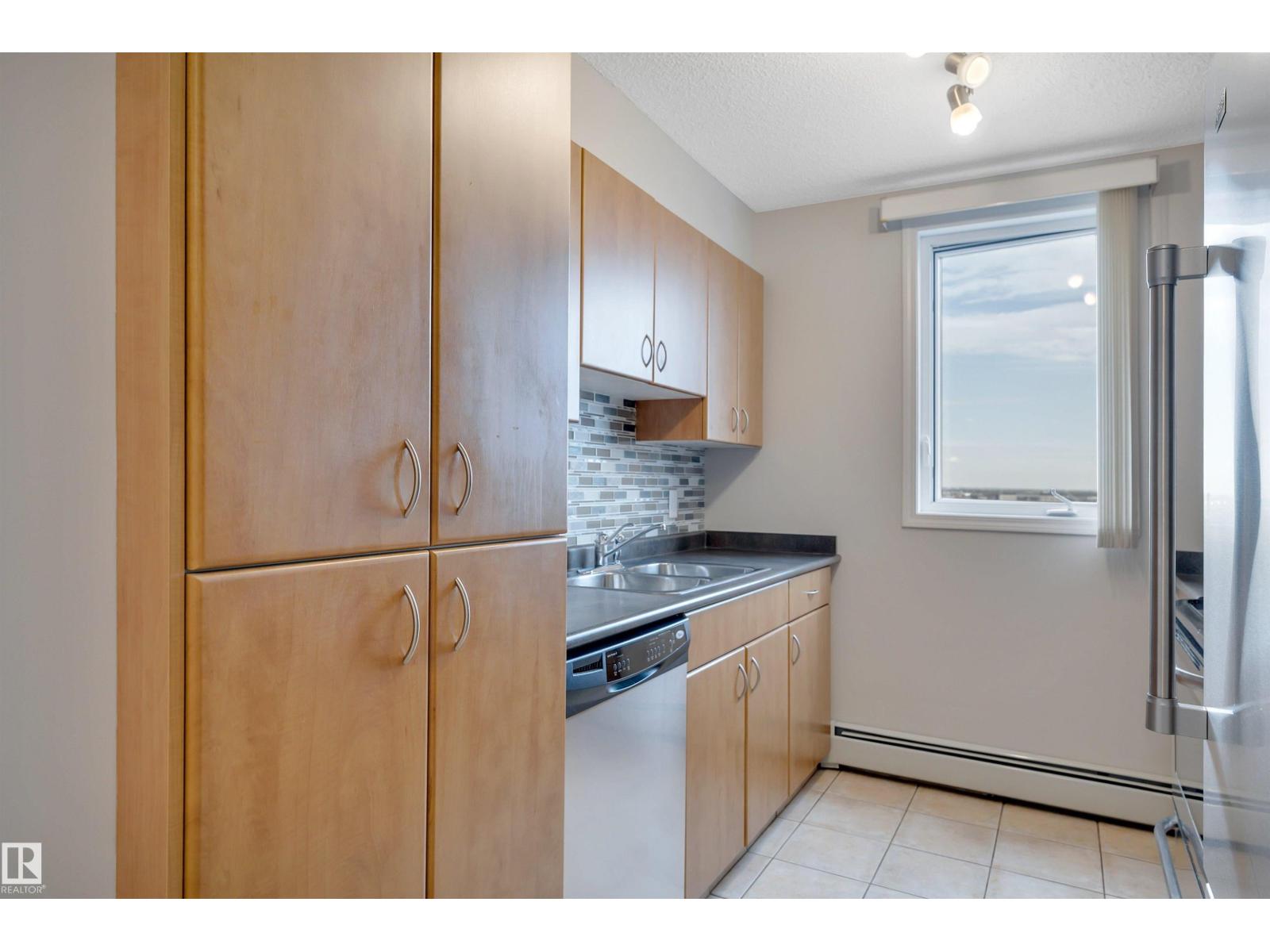 #1701 10303 105 ST NW - 20