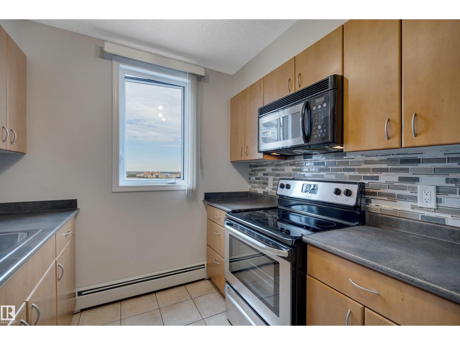 #1701 10303 105 ST NW - 22