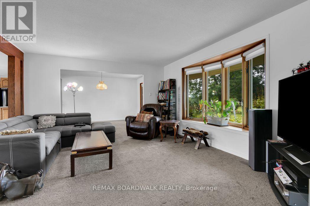 3382 CARP ROAD - Image 8