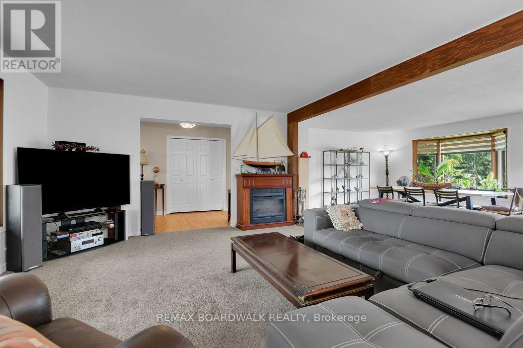 3382 CARP ROAD - Image 9
