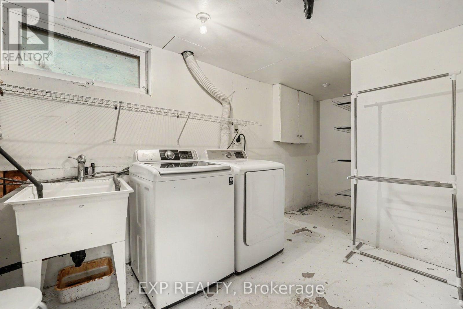 16 ELMSLEY CRESCENT - 27