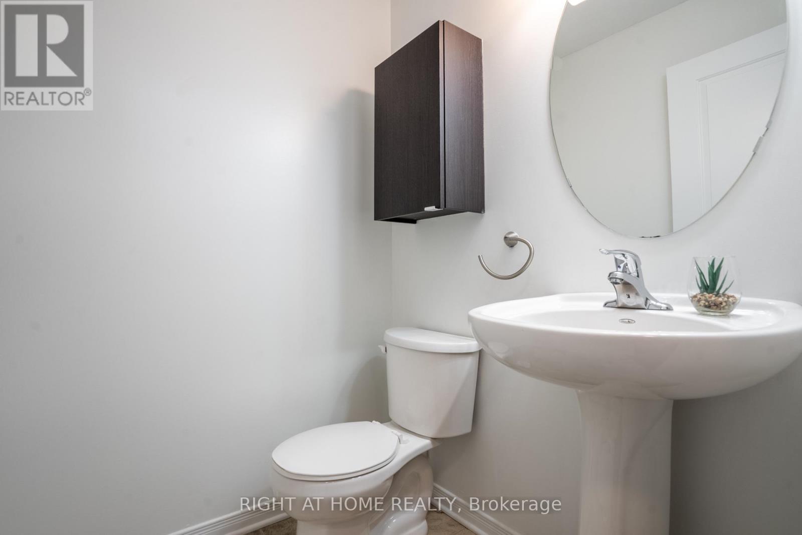 106 SUNITA CRESCENT - 12