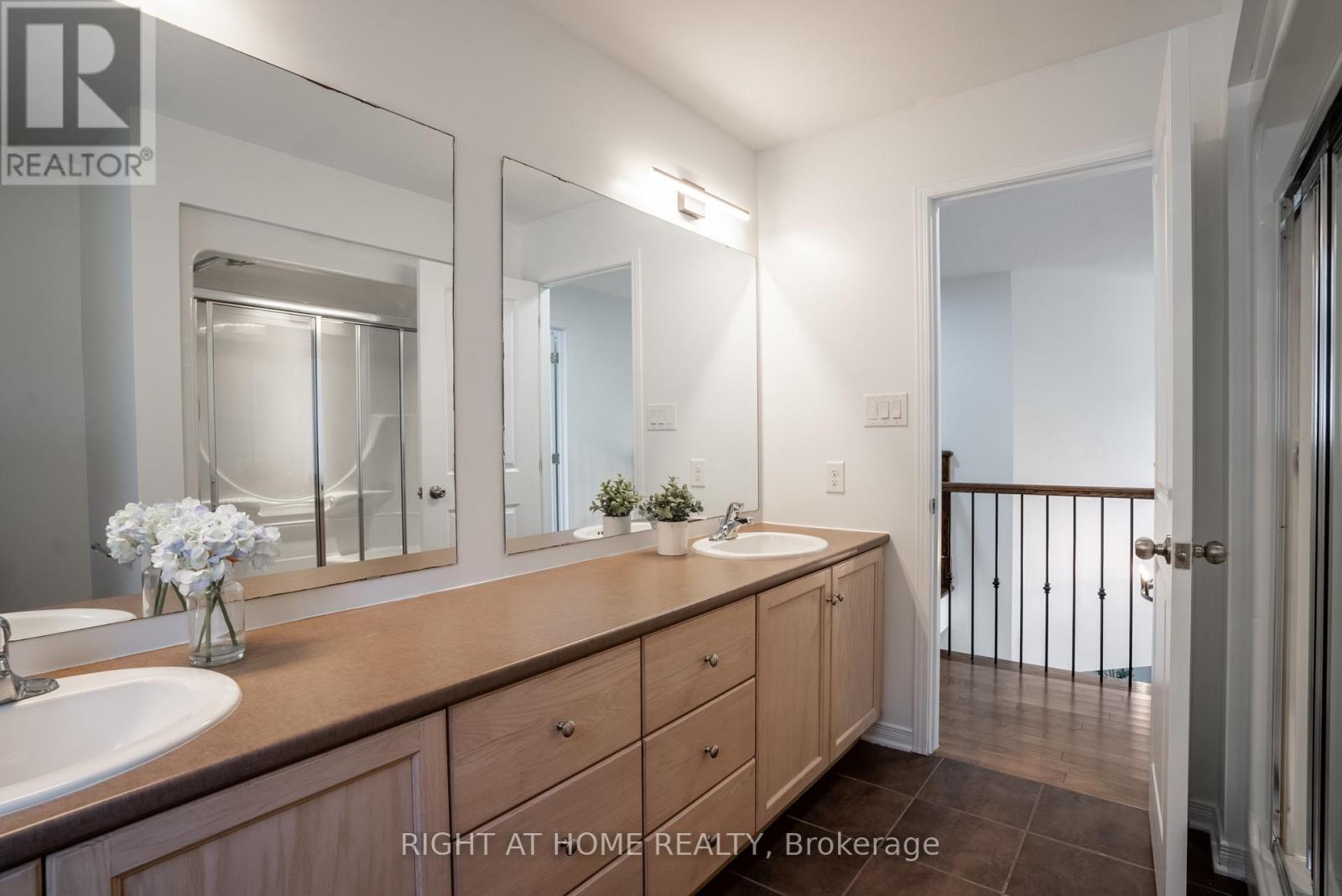 106 SUNITA CRESCENT - Image 37
