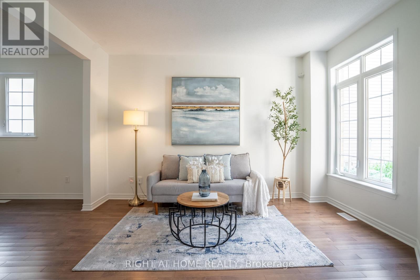 106 SUNITA CRESCENT - 5