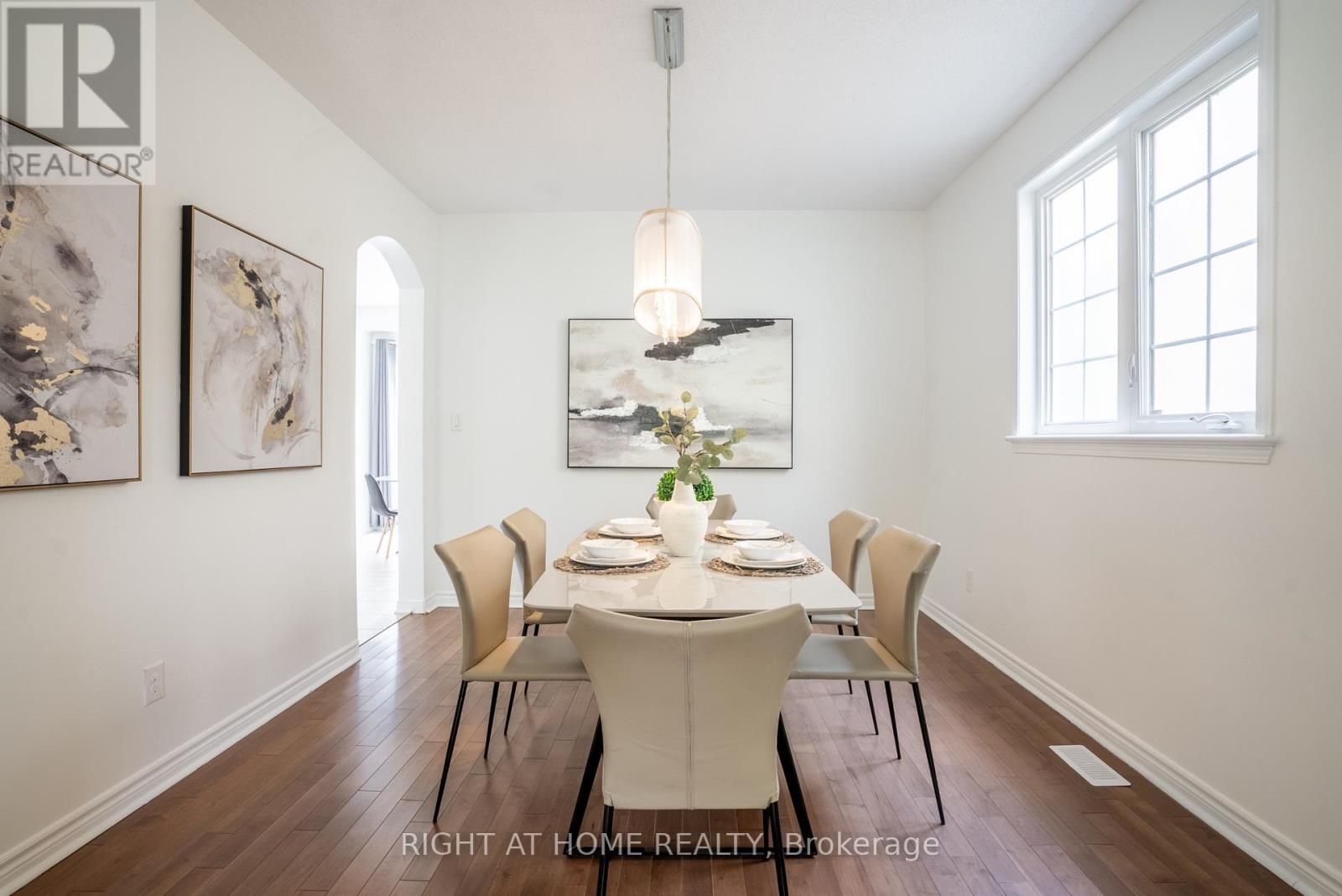 106 SUNITA CRESCENT - 8