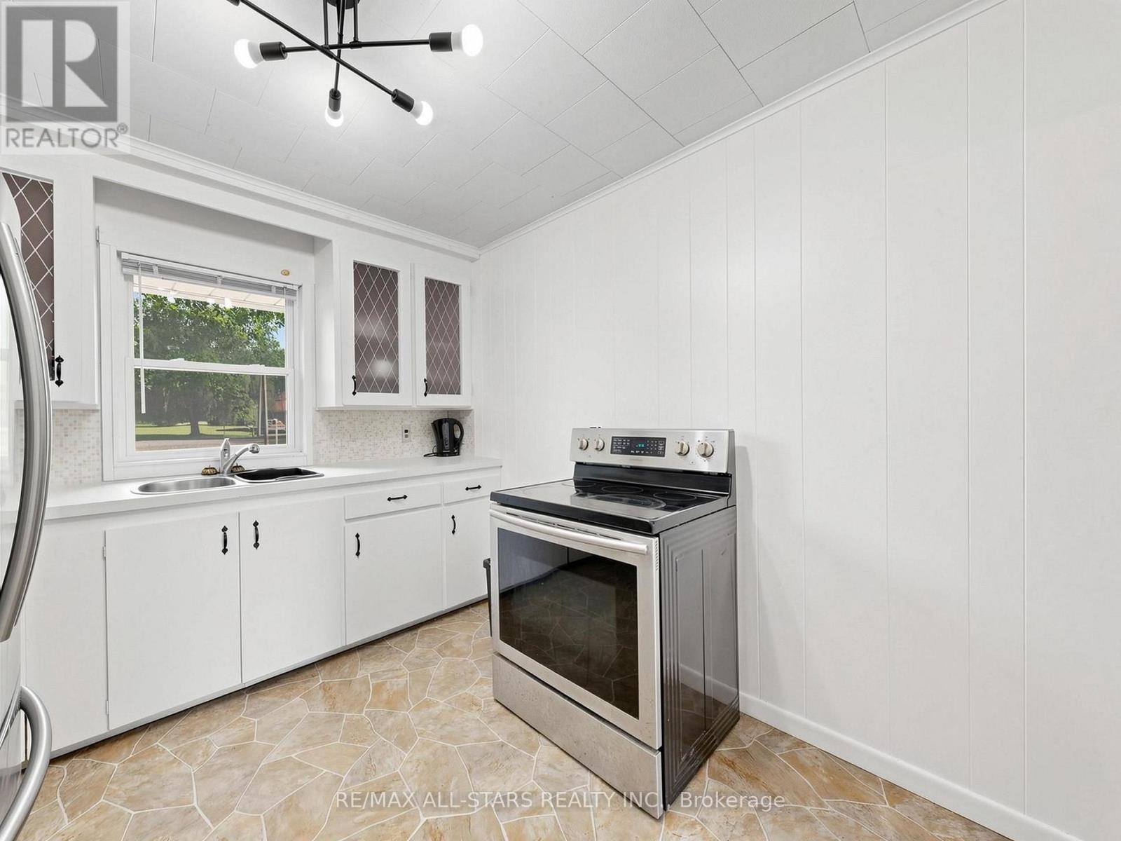 62 IRVING DRIVE - 14