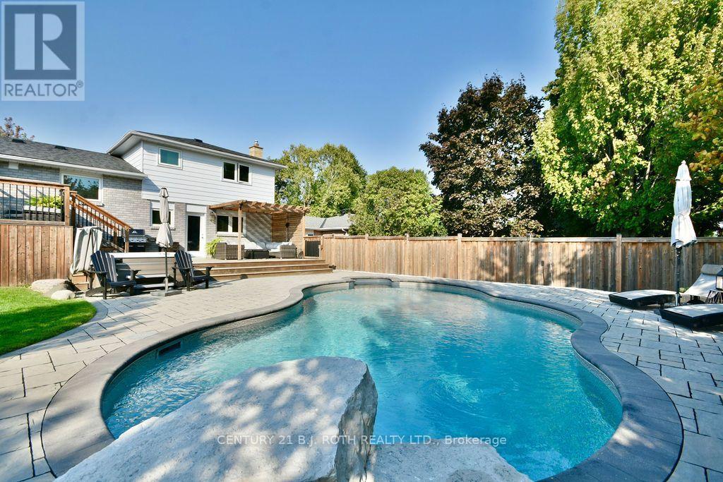 13 CLOVER AVENUE - Image 43