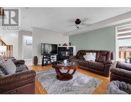 Living room - 548 Ormond Drive, Oshawa, ON L1K2L4 Photo 7