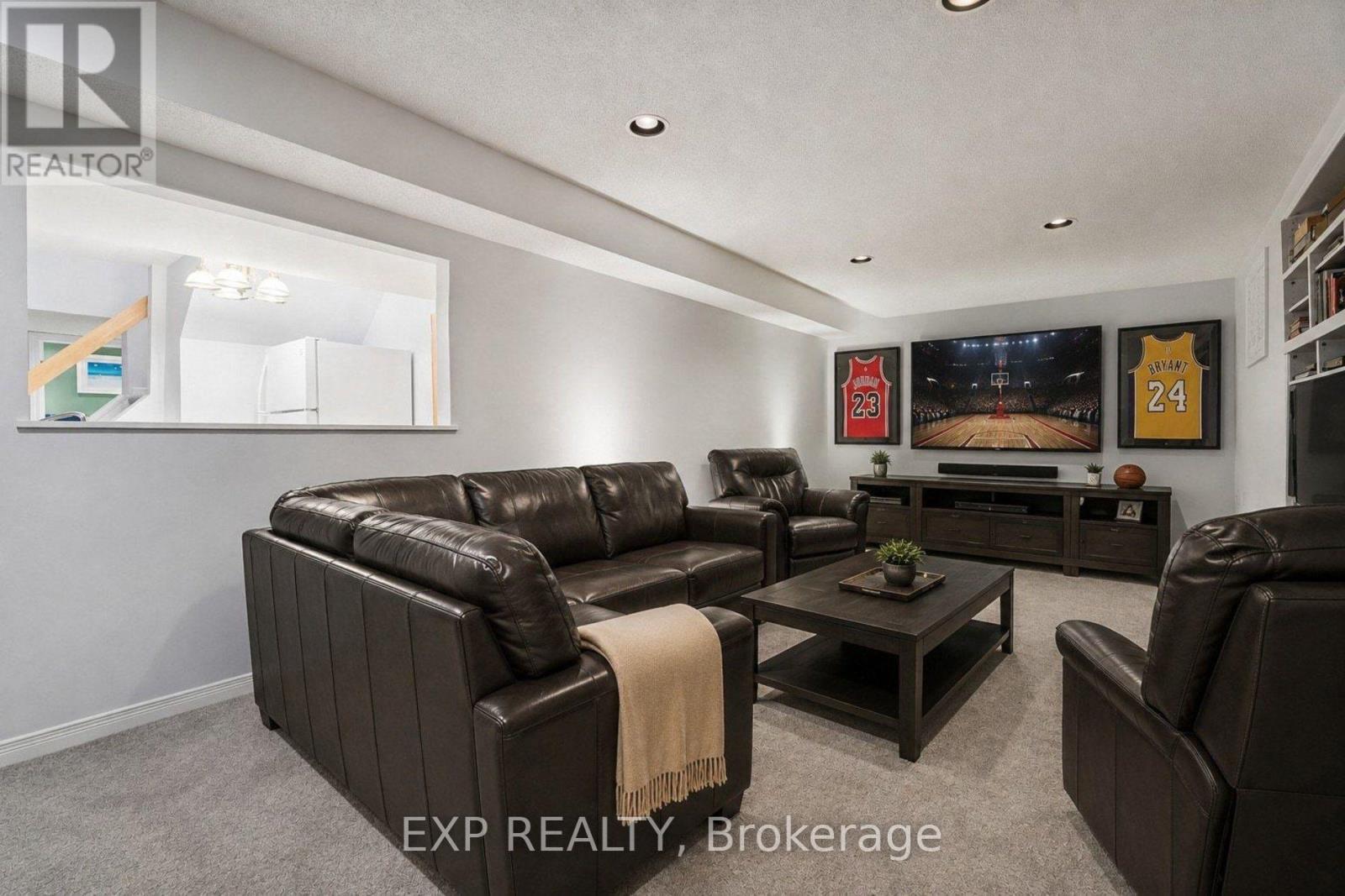 209 NOTTINGHAM DRIVE - 46
