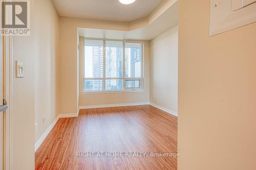 #1711 388 PRINCE OF WALES DRIVE - 23
