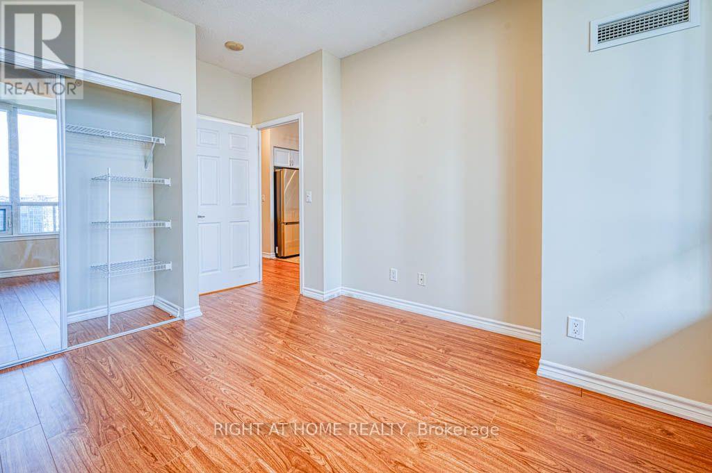 #1711 388 PRINCE OF WALES DRIVE - 25