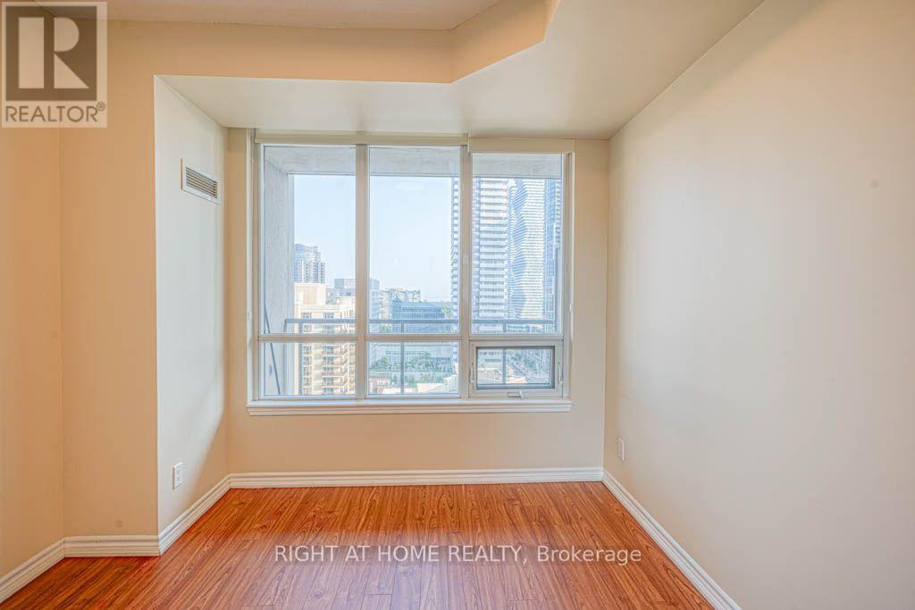 #1711 388 PRINCE OF WALES DRIVE - 26