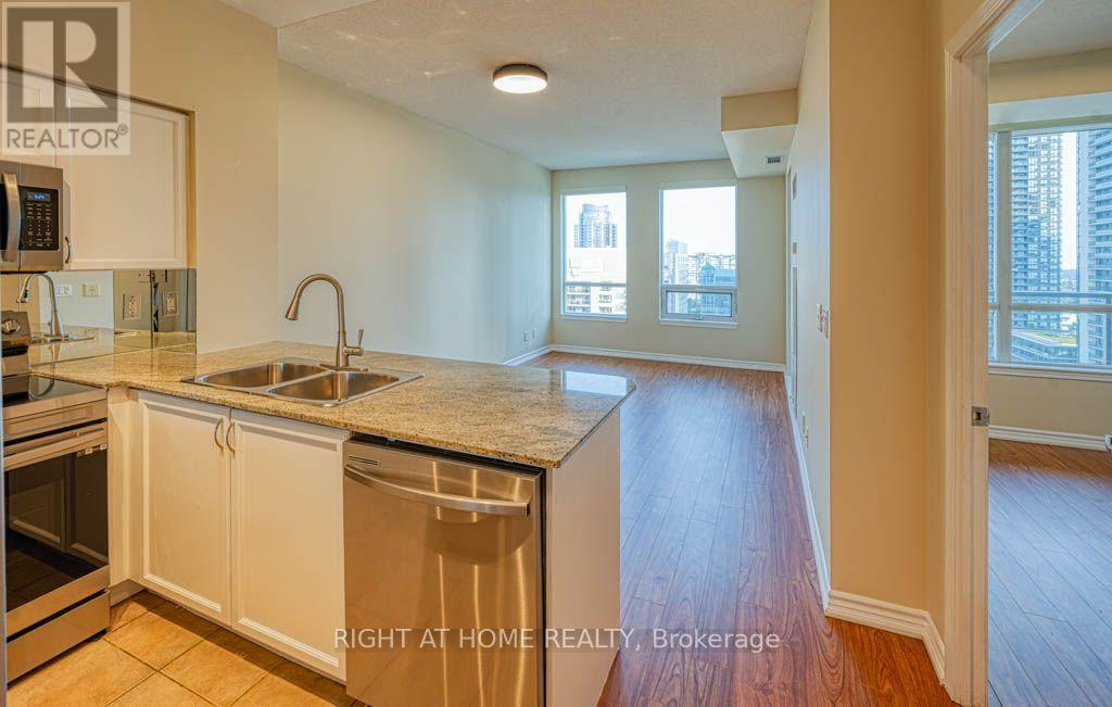 #1711 388 PRINCE OF WALES DRIVE - 8