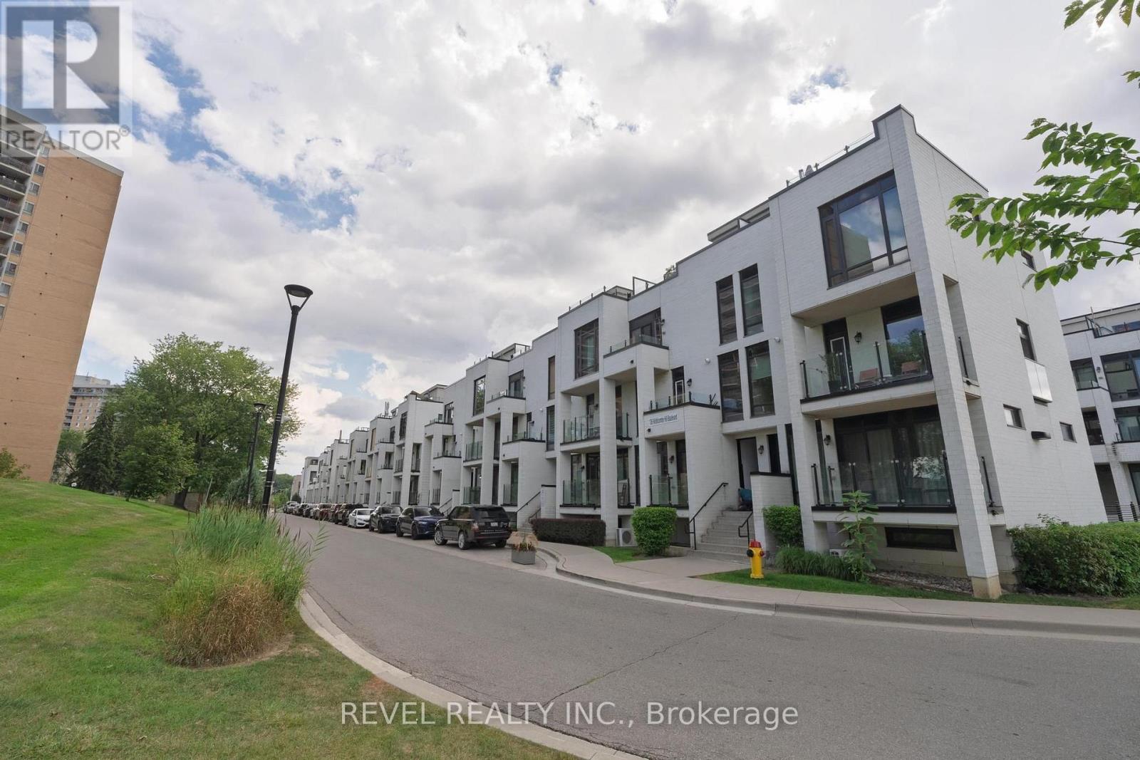 Photo of 136 Widdicombe Hill Boulevard