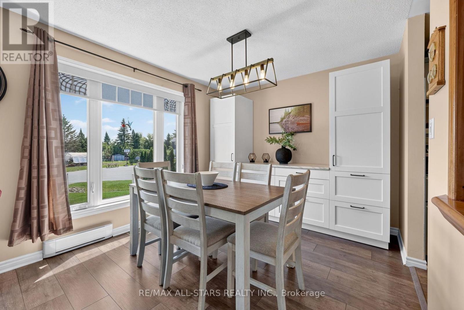 6 GOLF COURT - Image 14