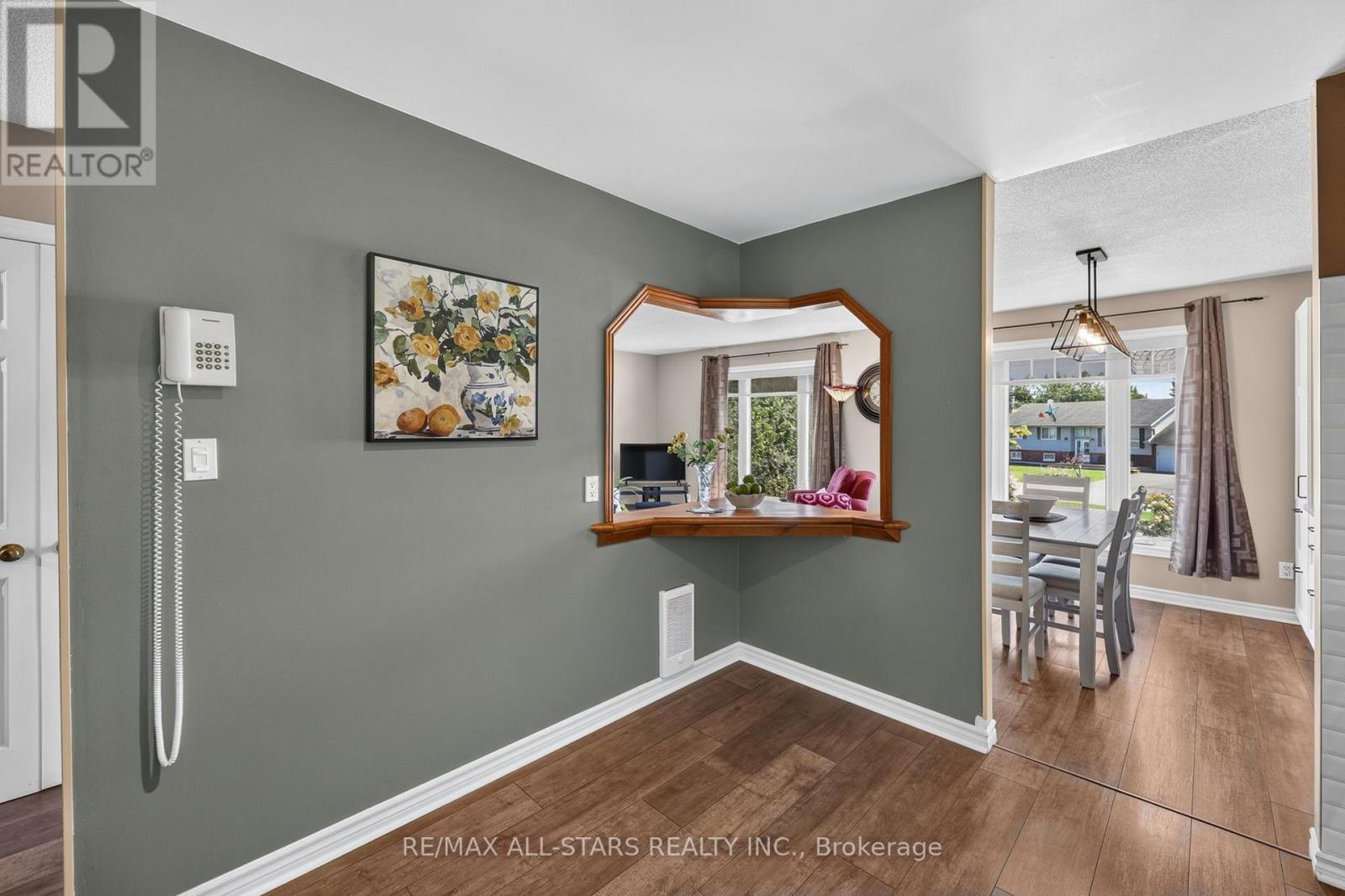 6 GOLF COURT - Image 19