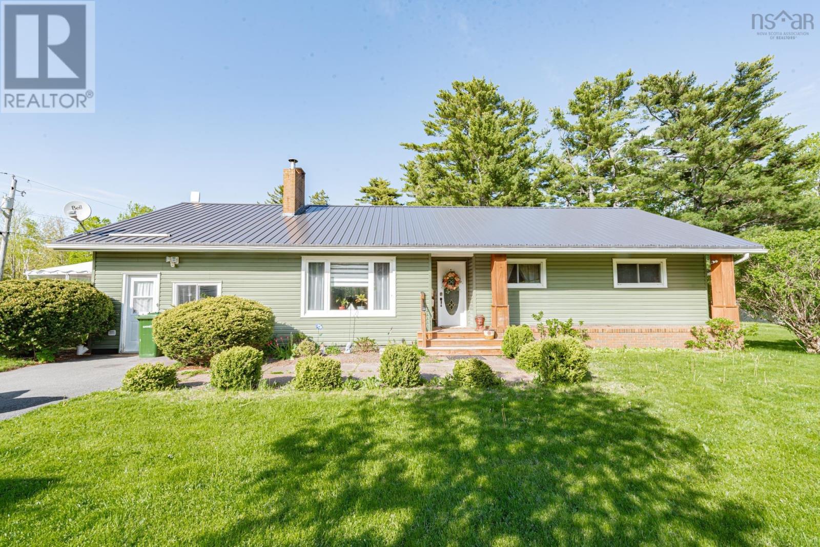 4 Three Brooks Road