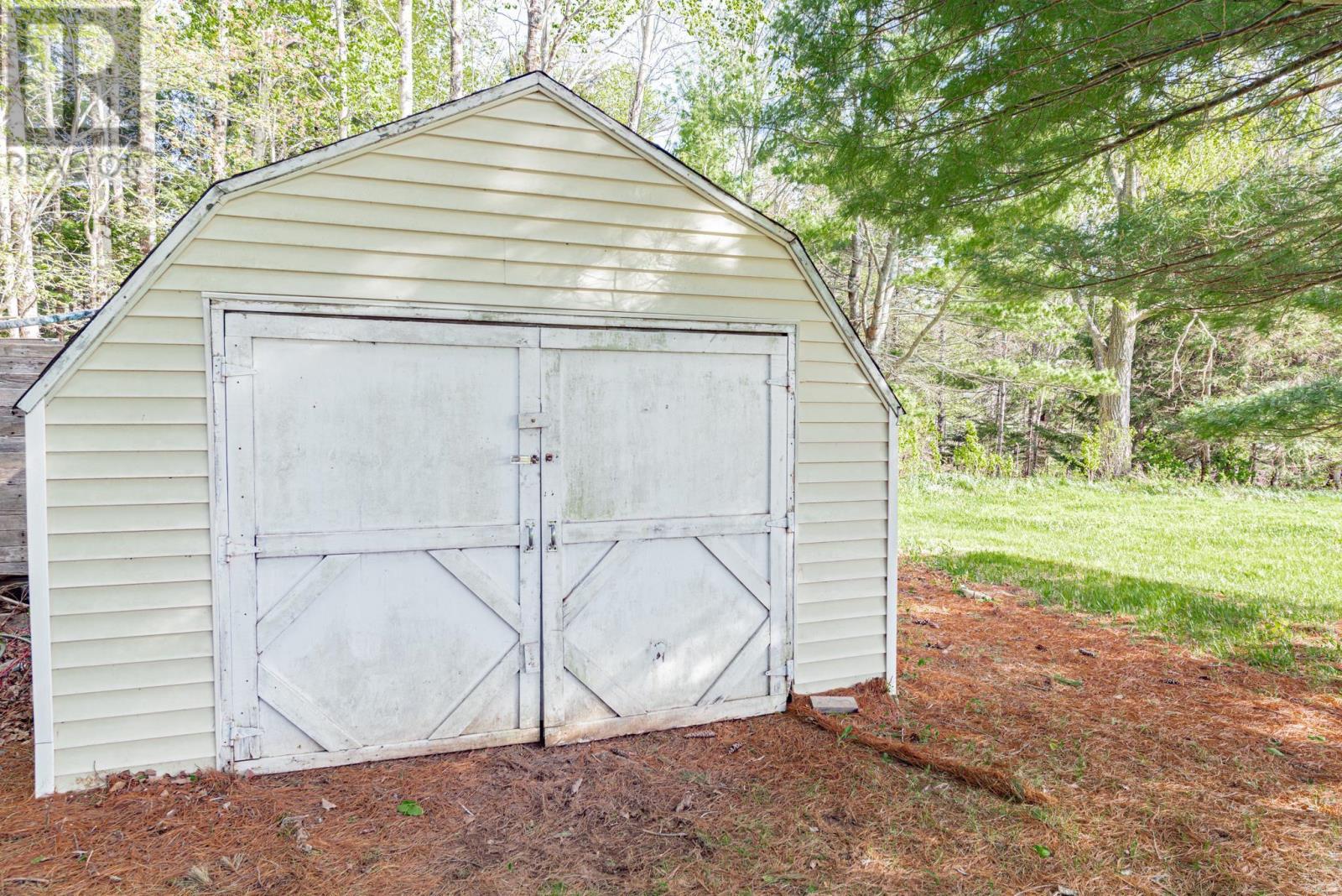 Property 33 of 49 of 4 Three Brooks Road