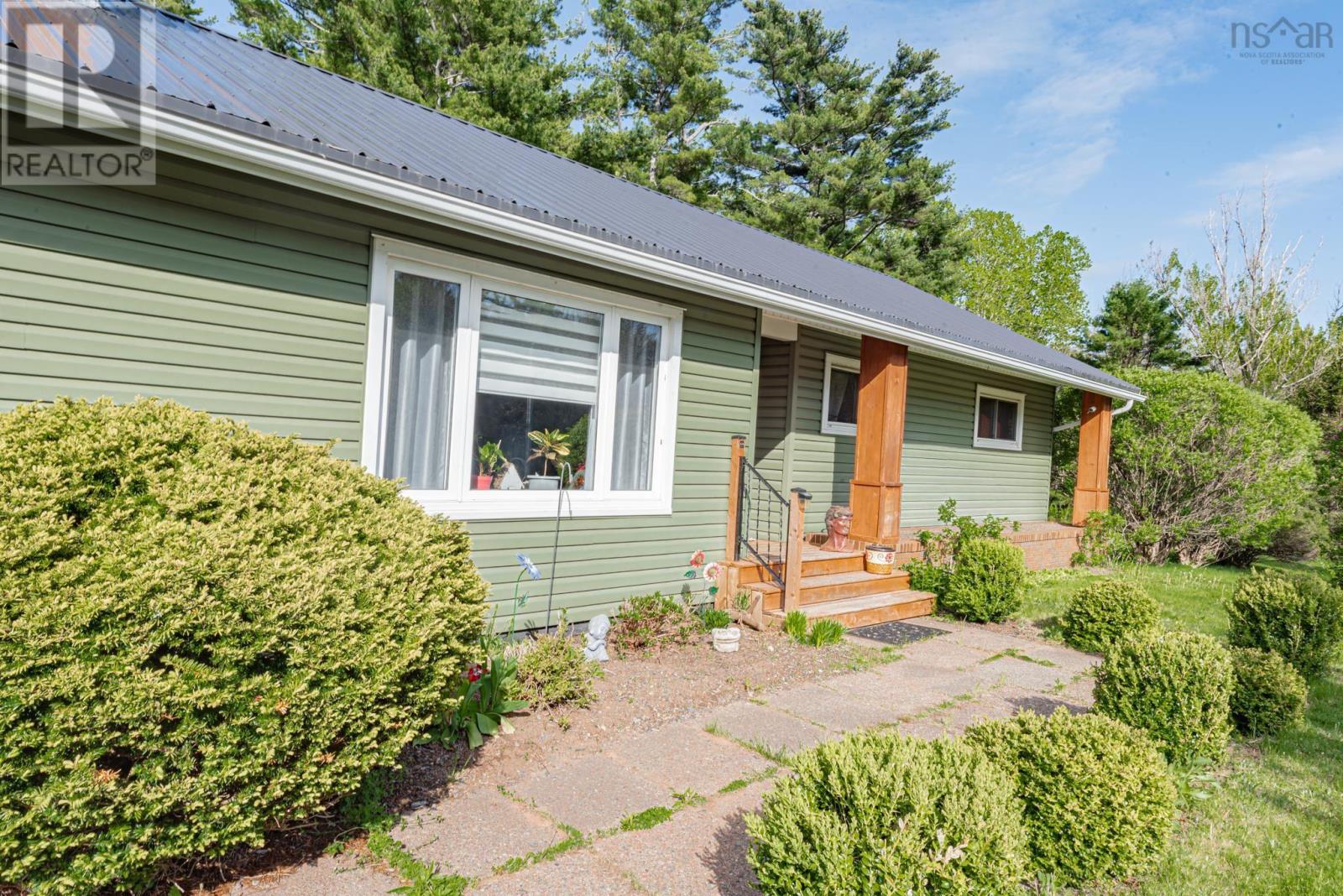 4 Three Brooks Road - 49