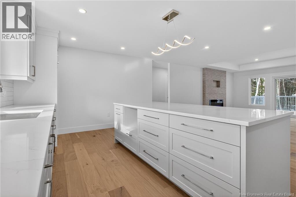 82 Maefield Street - 11
