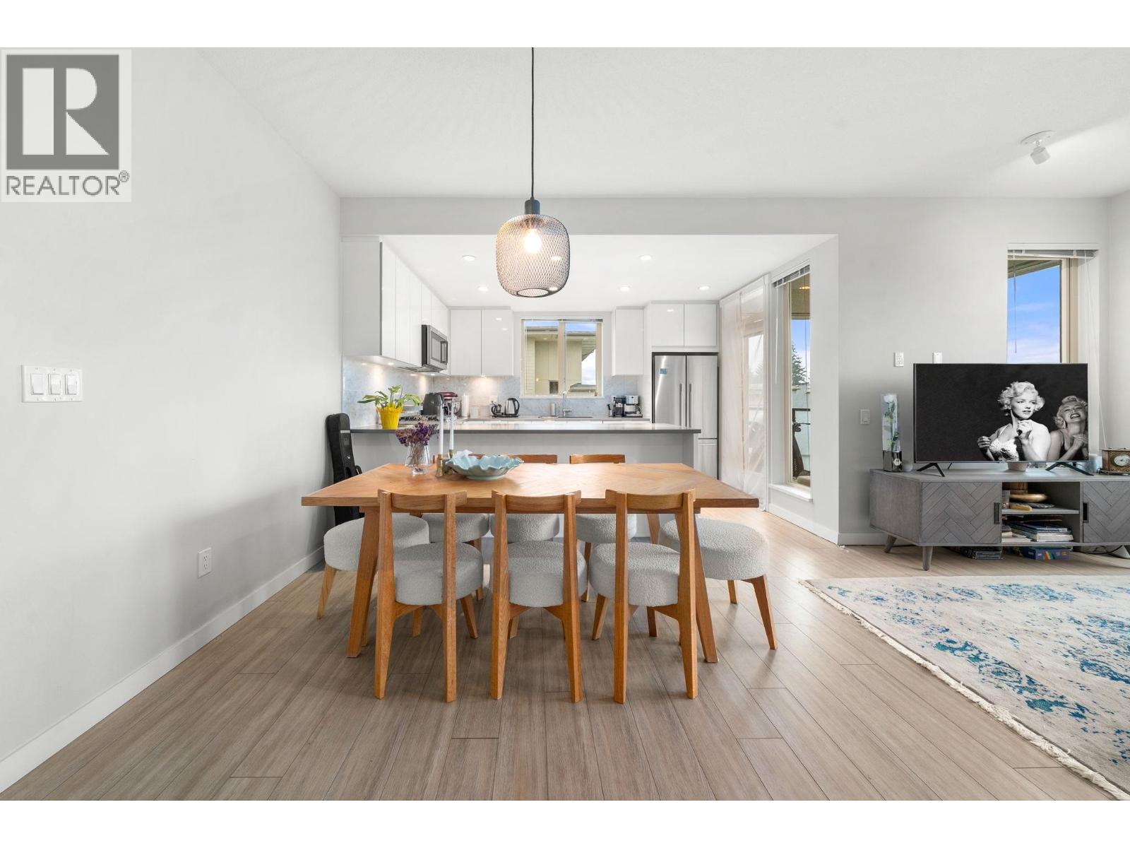 503 2632 LIBRARY LANE, North Vancouver