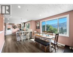 Kitchen - 4326 Karindale Road, Kamloops, BC V2B8N1 Photo 6