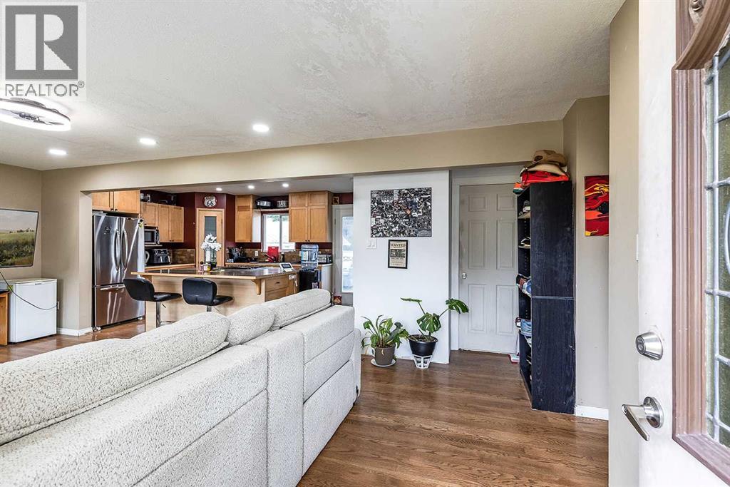 2867 16 Ave SE - 5