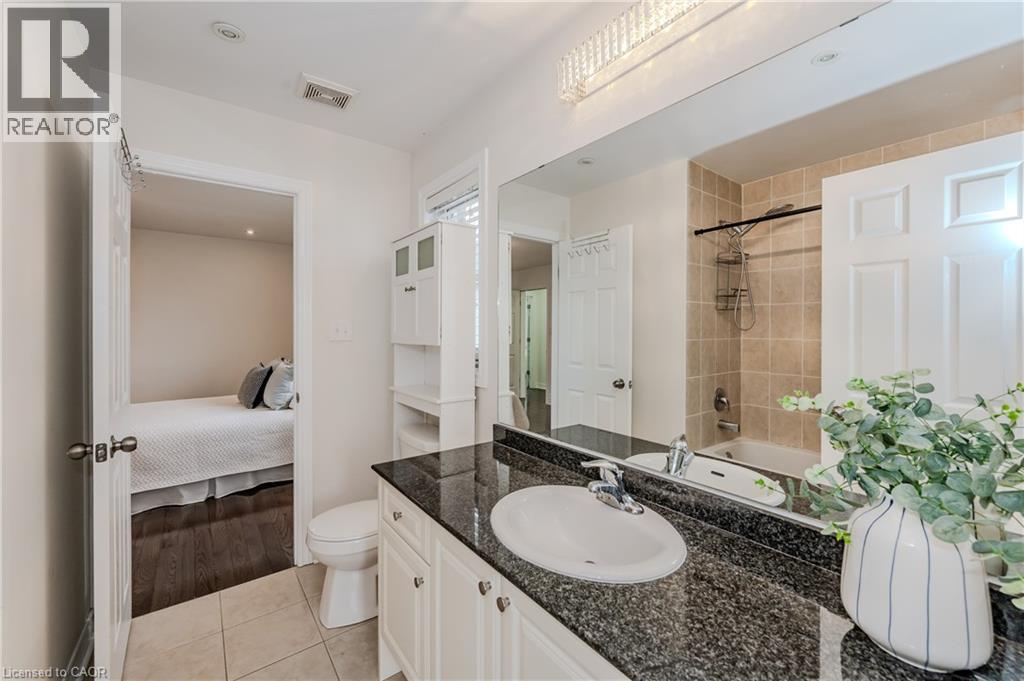 498 THOMAS SLEE Drive - Image 23