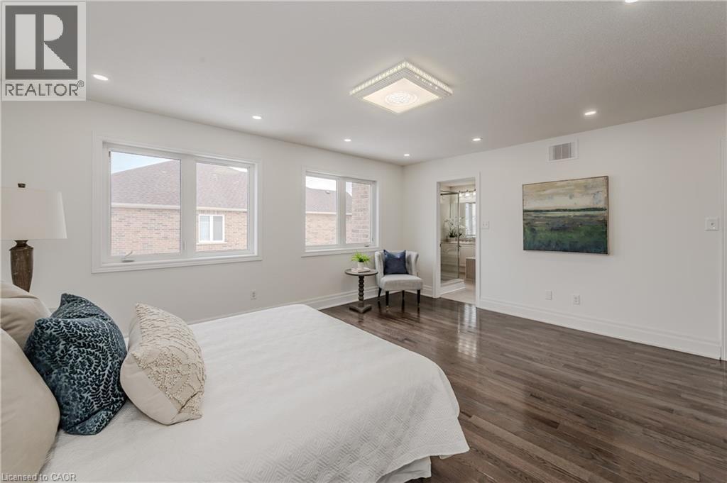 498 THOMAS SLEE Drive - Image 32