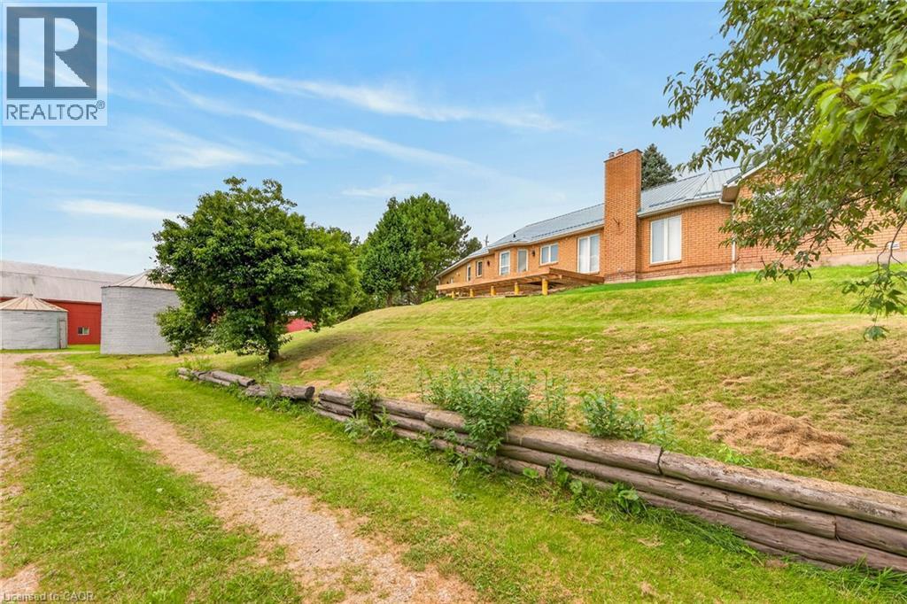 7011 DICKENSON Road E - Image 37
