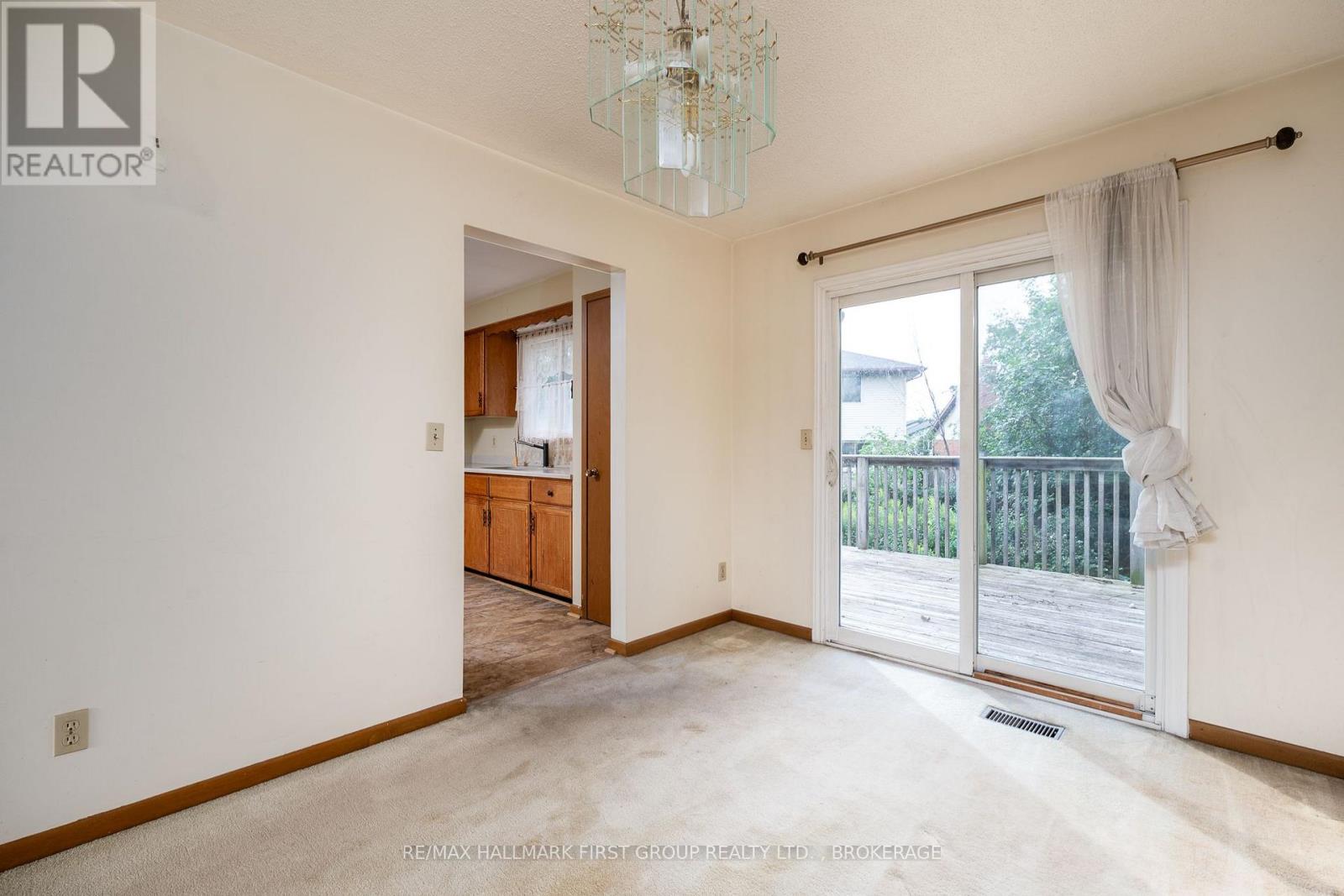 101 CASCADE BOULEVARD - 10