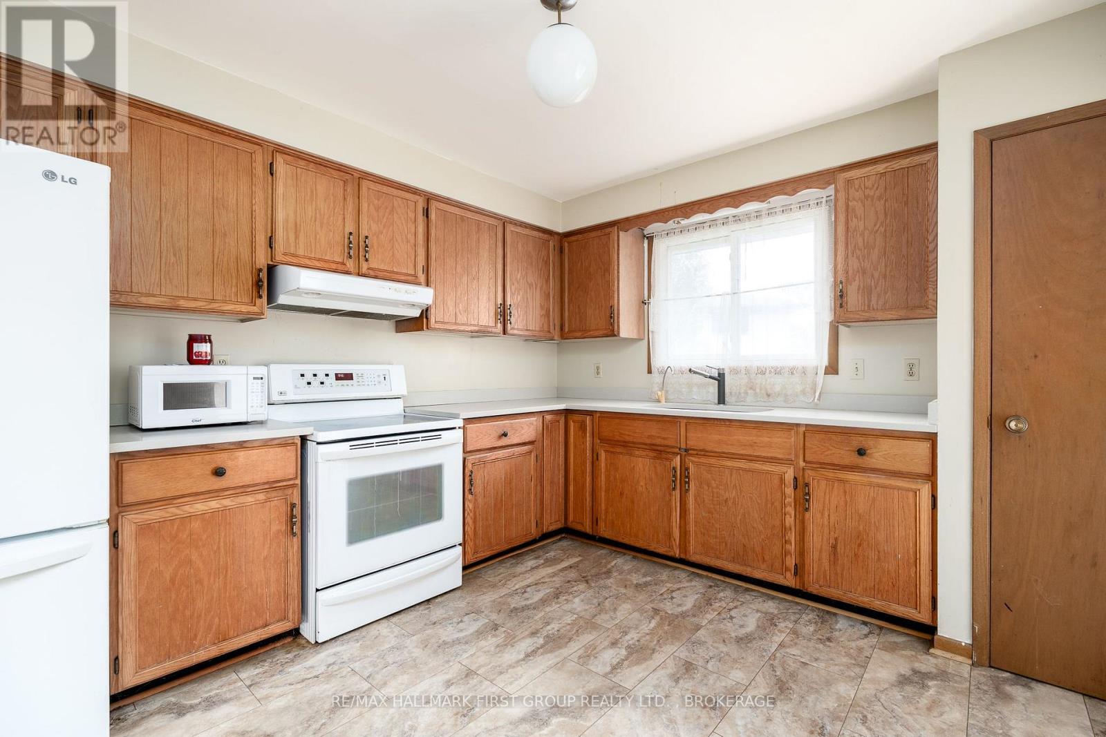 101 CASCADE BOULEVARD - 13