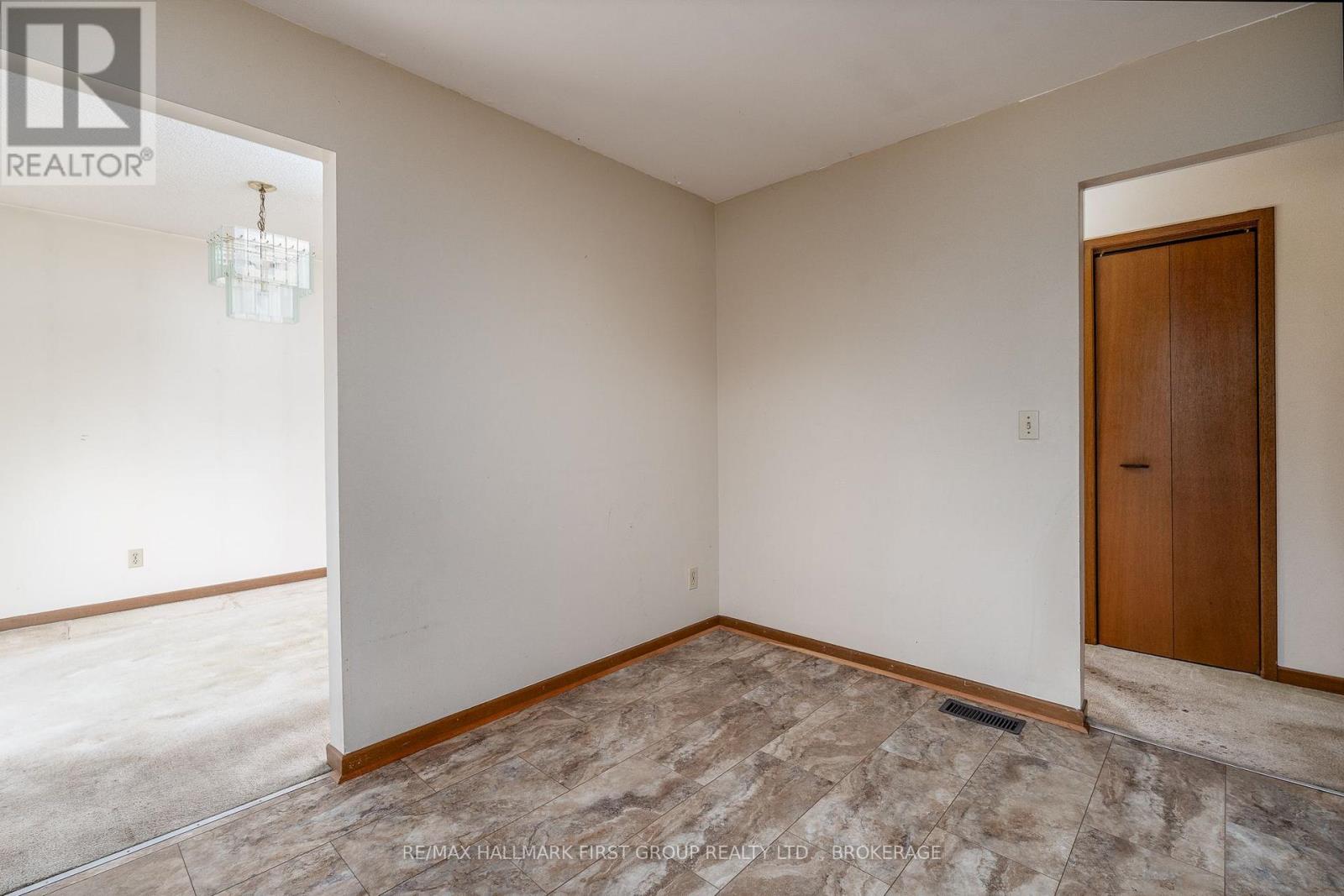 101 CASCADE BOULEVARD - 14