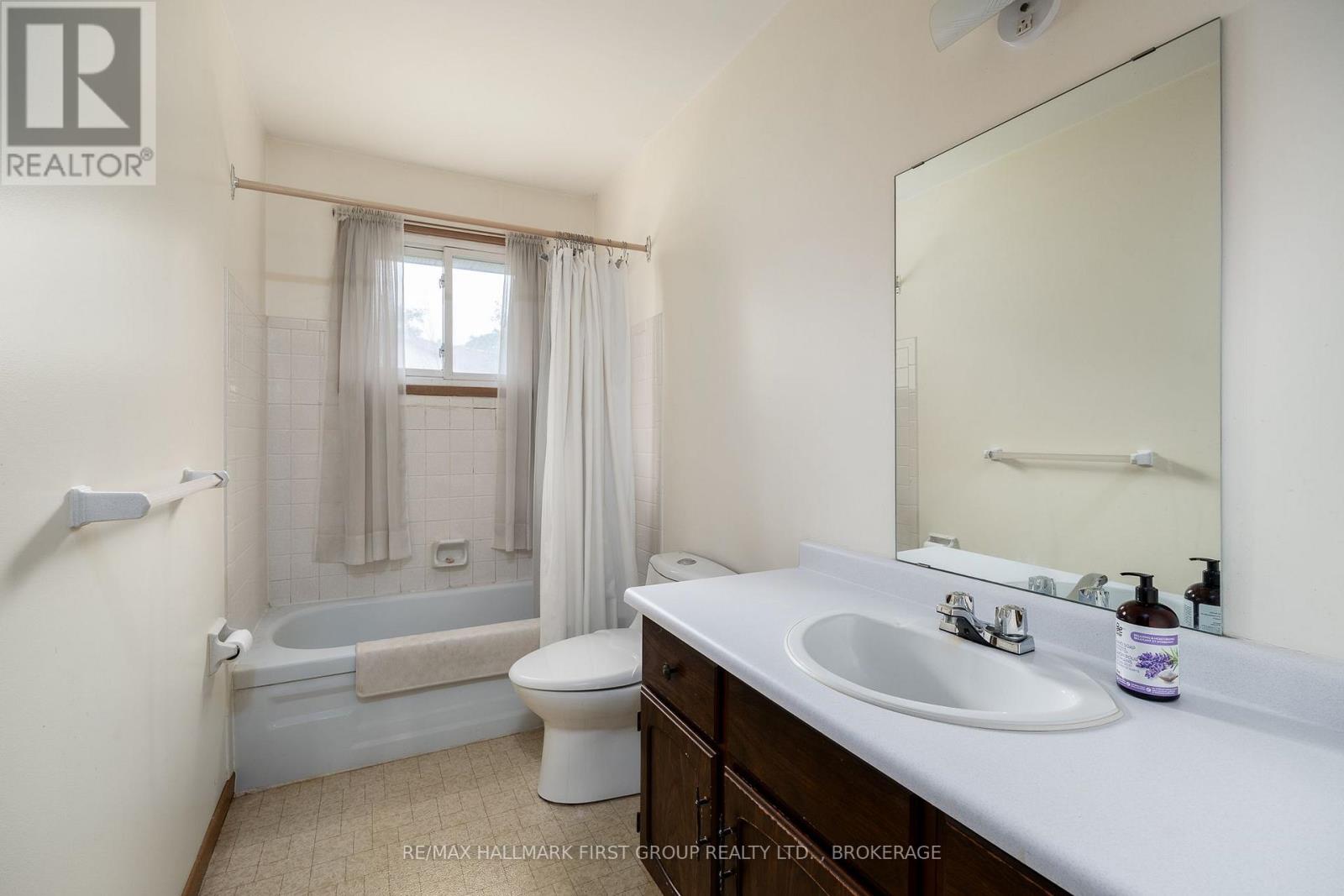 101 CASCADE BOULEVARD - 15
