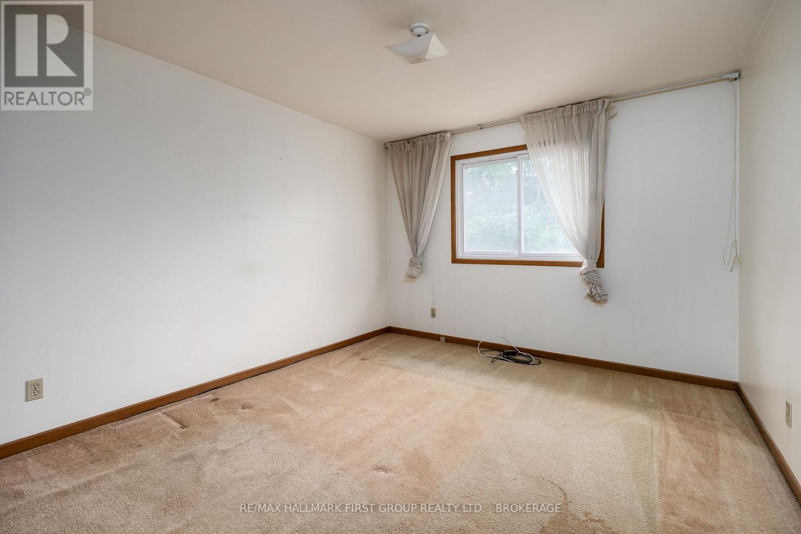 101 CASCADE BOULEVARD - 18