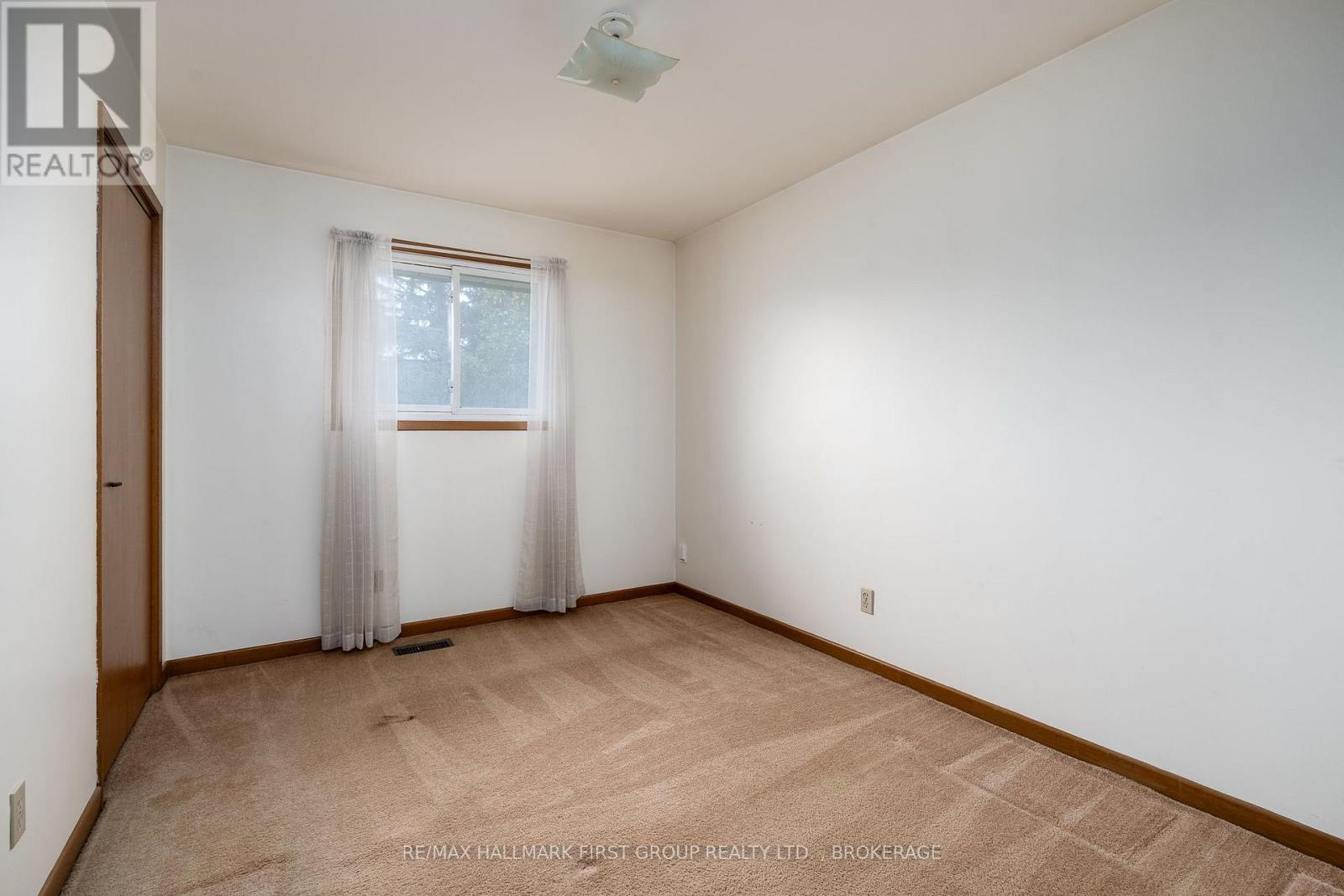 101 CASCADE BOULEVARD - Image 20