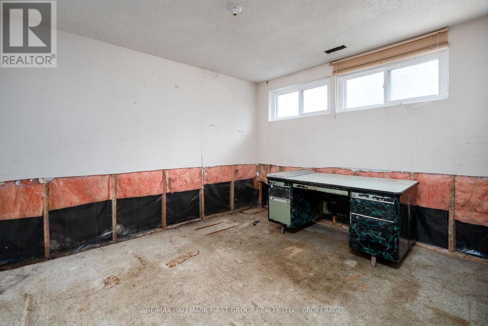 101 CASCADE BOULEVARD - Image 24