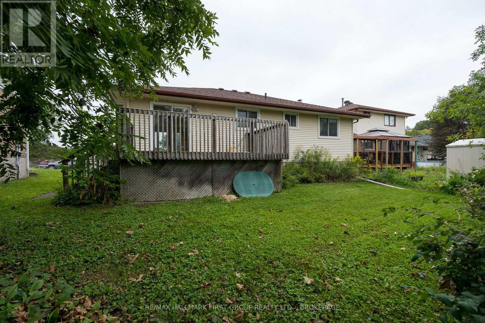 101 CASCADE BOULEVARD - Image 31